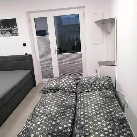 Schoene Gemuetliche Wohnung, In Ruhiger Lage Apartment *